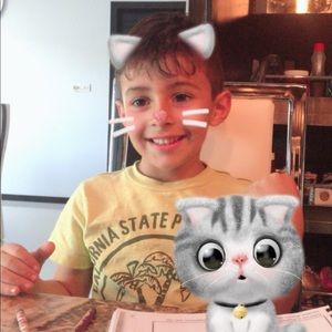 Meet your Posher, Claudia